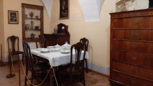 Salon, jadalnia i sypialnia XIX-wieczna Radio FARA