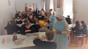 Podkarpackie wędrówki: W Szkole Podstawowej Sióstr Niepokalanek w Jarosławiu Radio FARA