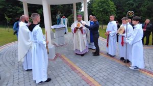 JODŁÓWKA: Poświęcenie Ogrodu Maryjnego Radio FARA