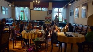 JAROSŁAW: Zajęcia gry w szachy w siedzibie Stowarzyszenia Miłośników Jarosławia Radio FARA